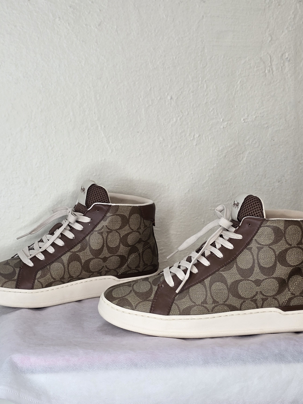 Coach Clip Signature High Top Sneakers Women’s Size 11B Brown Khaki Canvas - Picture 10 of 14